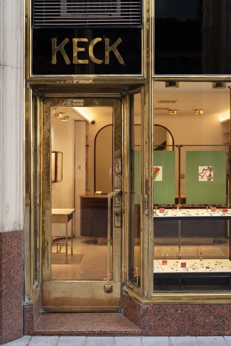 Messingportal mit dem Schriftzug KECK im Trattnerhof